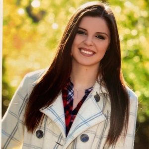 Meet your Posher, Lauren